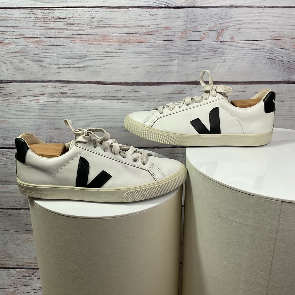 Veja V-10 White Black Leather Womens Sneakers Size 8